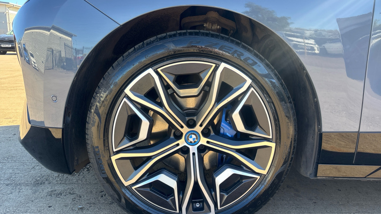 BMW iX 455kW M60 111.5kWh 5dr Auto Electric Estate